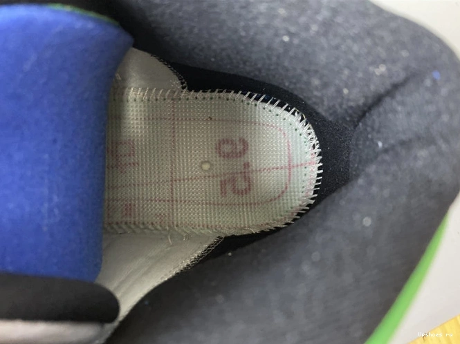 13 DB6537-113 AIR JORDAN GREEN” “LUCKY 0425